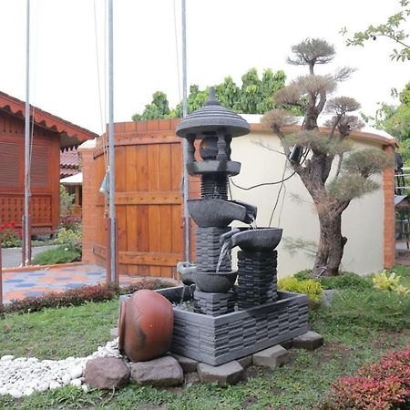 Dem Ayem Heritage Guest House 요그야카르타 외부 사진