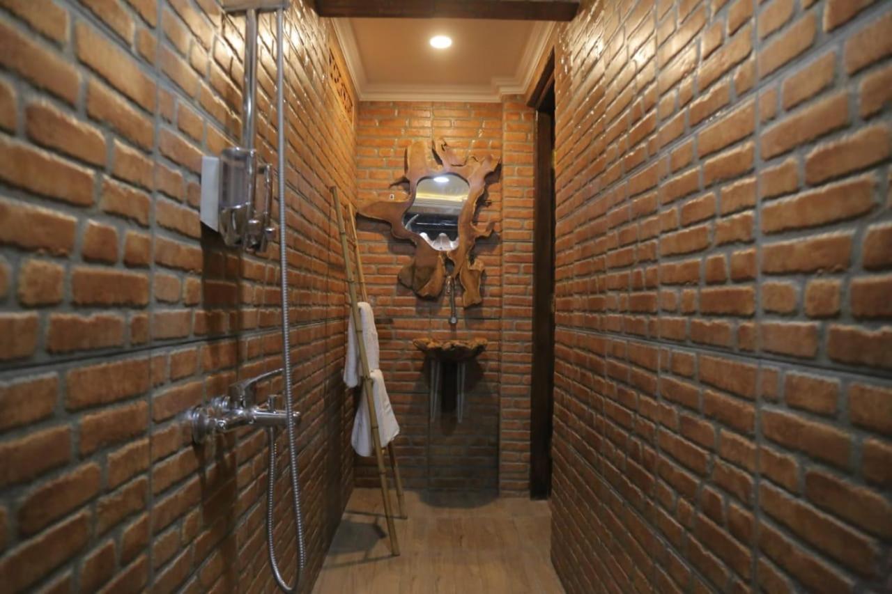 Dem Ayem Heritage Guest House 요그야카르타 외부 사진