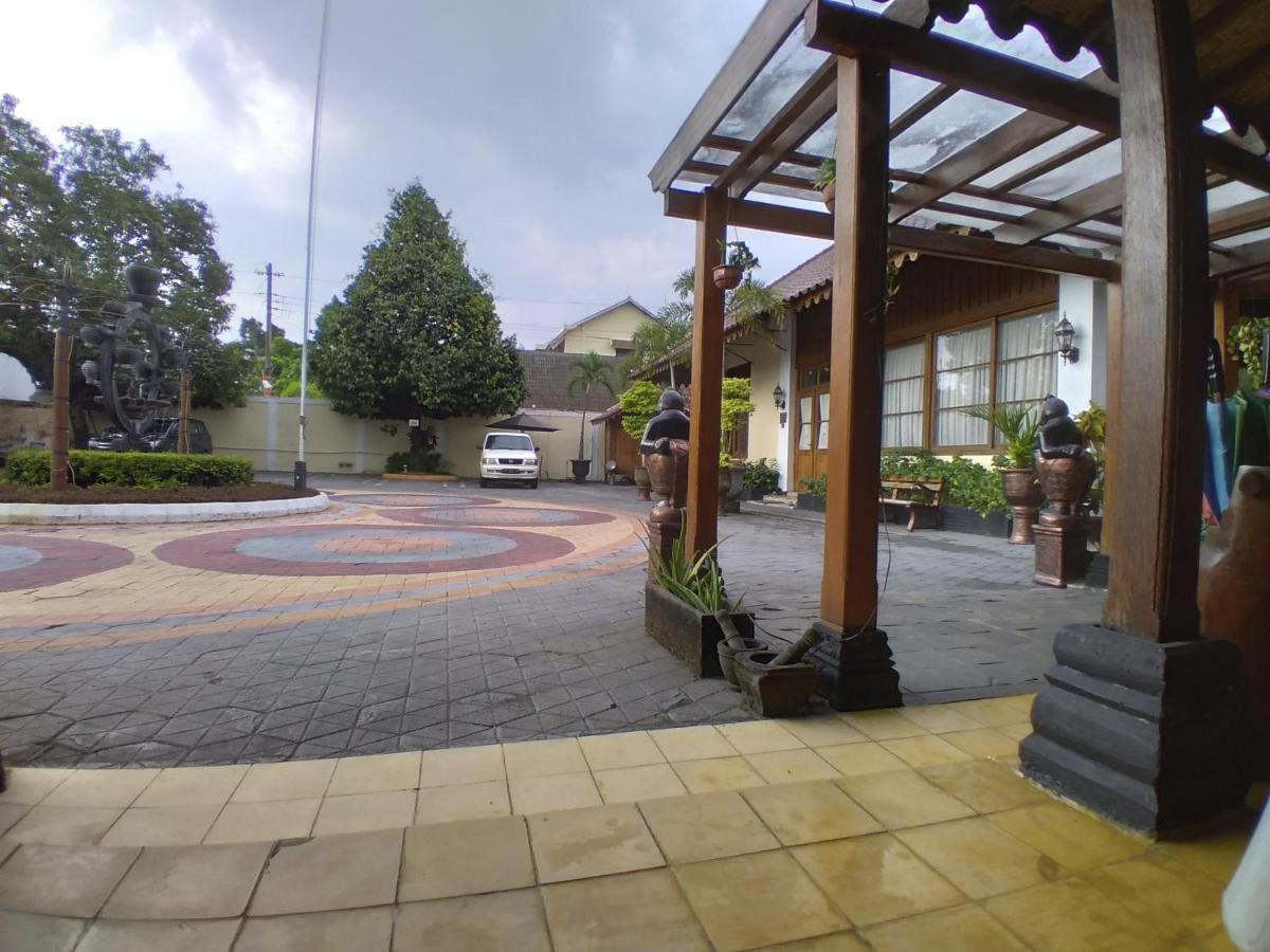 Dem Ayem Heritage Guest House 요그야카르타 외부 사진