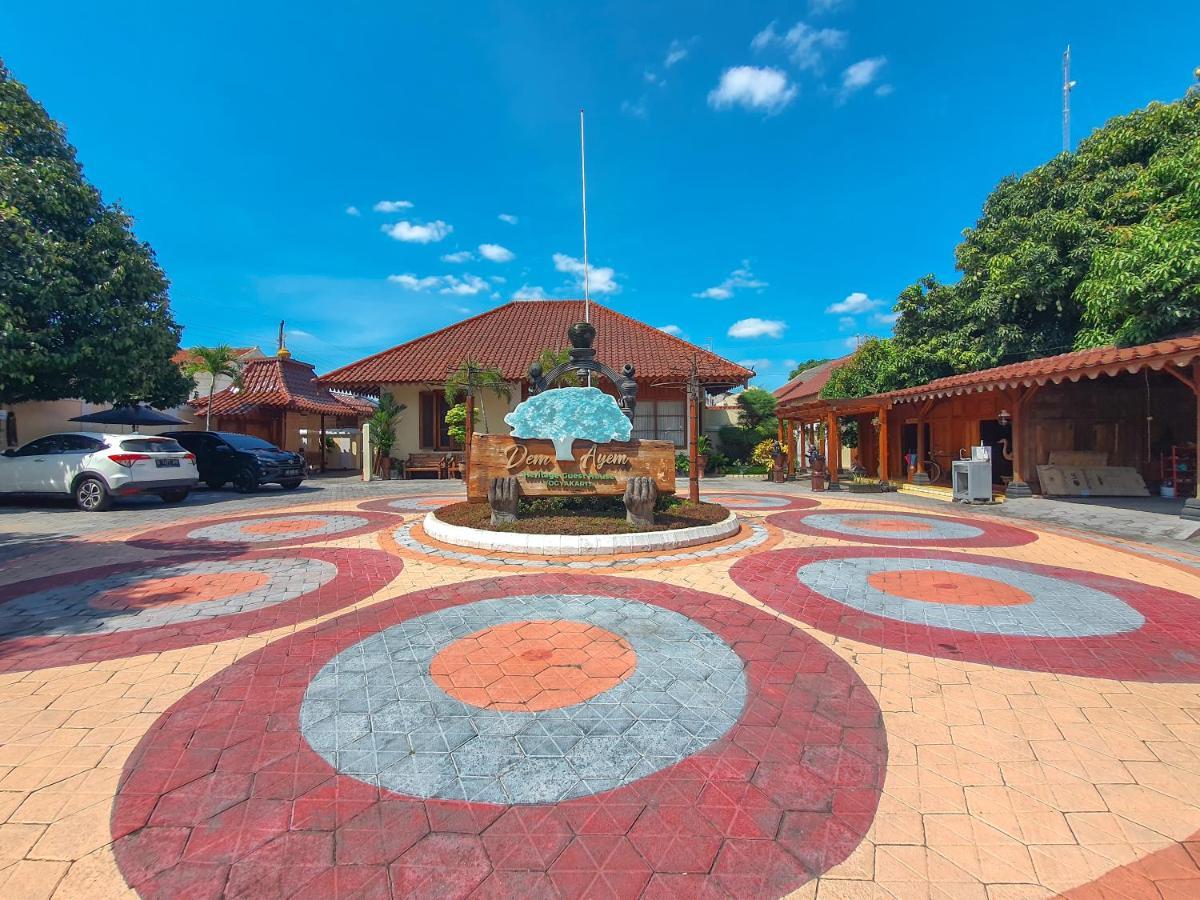 Dem Ayem Heritage Guest House 요그야카르타 외부 사진